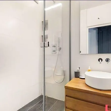 Проживание в семье Chambre Prive Dans Appartement Haussmannien Париж